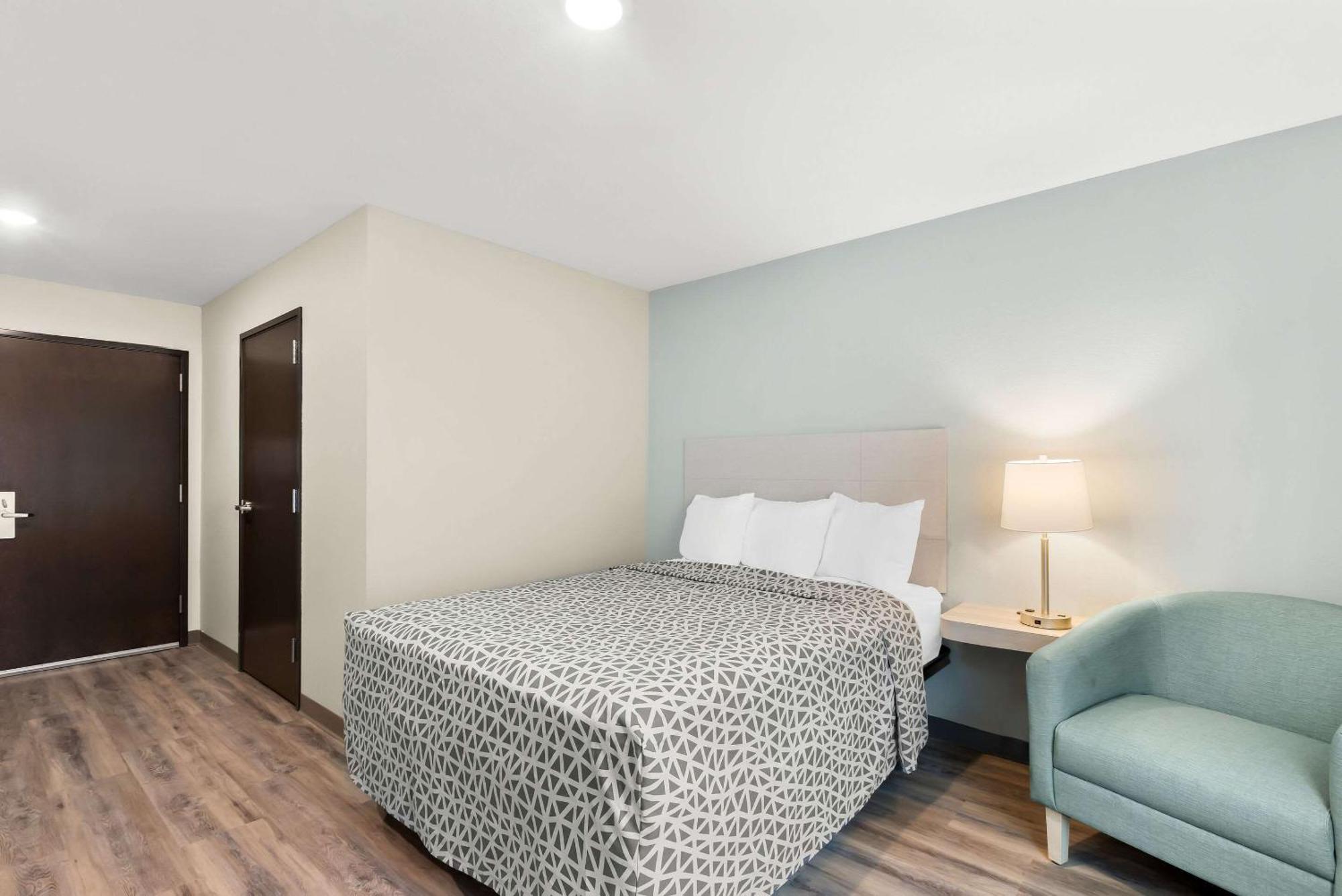 Woodspring Suites Savannah West Chatham Parkway Exteriör bild